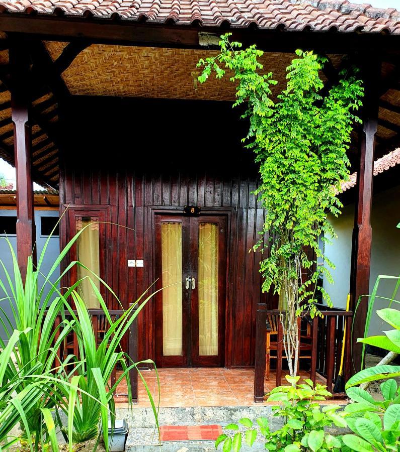 Lembongan Tropical Guesthouse Dış mekan fotoğraf